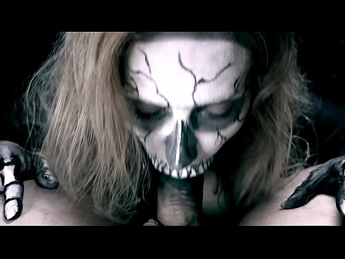 ❤️ Demoon meisie suig haan met haar swart mond en sluk cum. ☑ Porno by porn af.teatroporno.ru ❌️❤