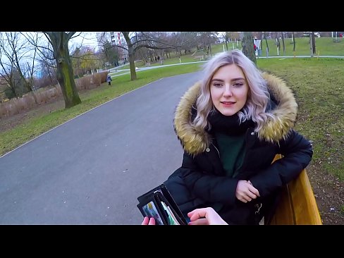 ❤️ Sluk 'n vreemdeling se warm kom vir geld - blowjob in the park deur Eva Elfie ☑ Porno by porn af.teatroporno.ru ❌️❤